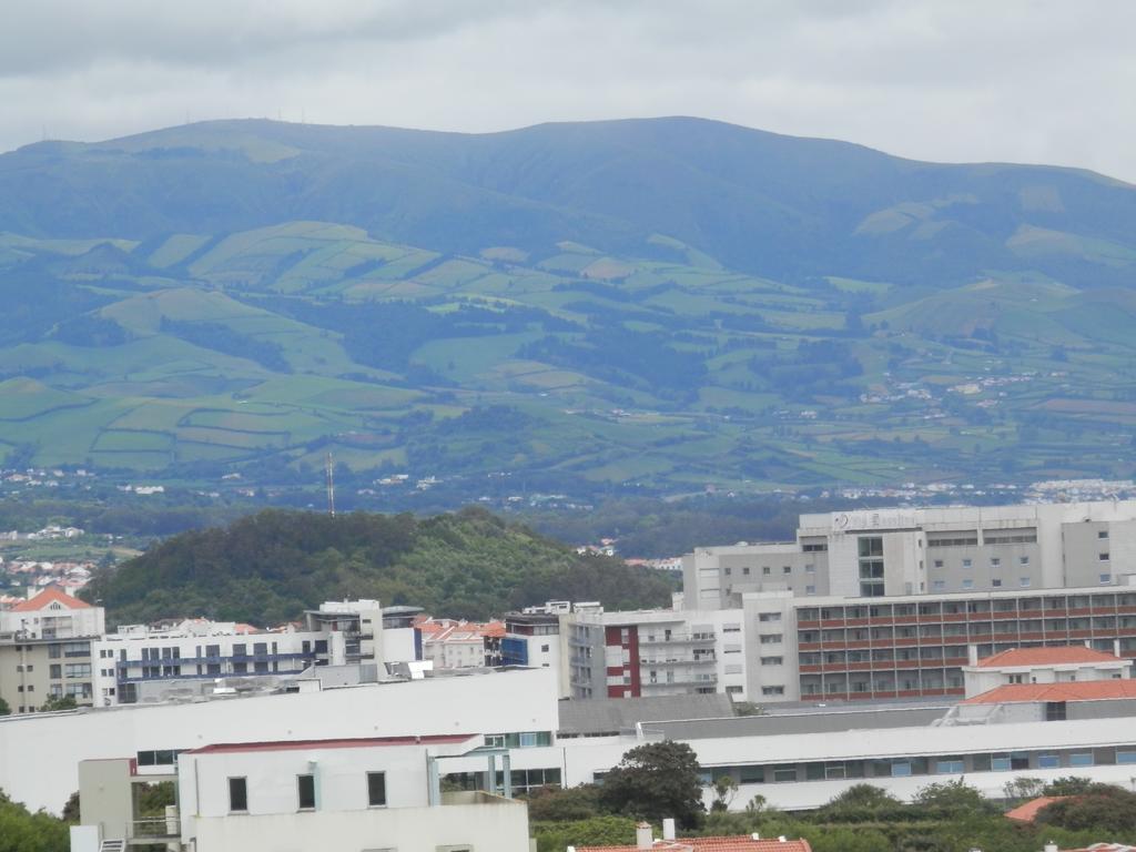 Al - Apartamento Bairros Novos 24 Ponta Delgada Habitación foto